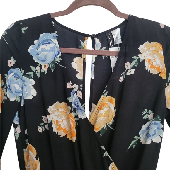 Divided Romper - Picture 3 of 8